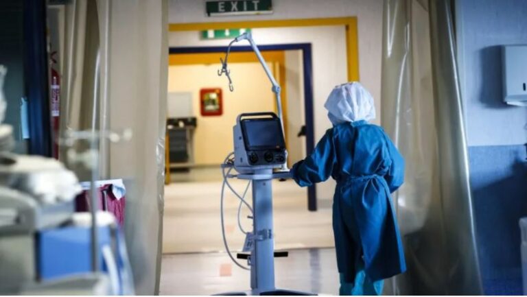 Ολονύχτια μάχη να σωθεί 16χρονη που νοσηλεύεται με κορωνοϊό στη Θεσσαλονίκη