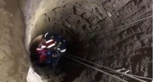 ΒΙΝΤΕΟ: Καρέ καρέ η διάσωση γυναίκας που έπεσε σε λάκκο 20 μέτρων