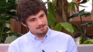 “Δεν αλλάζω το επώνυμο μου – Είναι Αλβανικό… Και στην Αλβανία με θεωρούν ξένο”