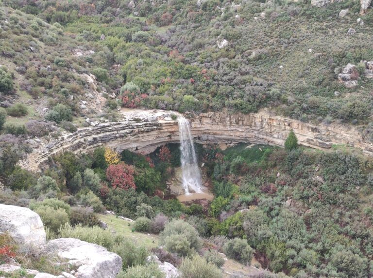 "Δώρο Θεού": Μαγευτικό το θέαμα στον καταρράκτη Πραστειού – Αυδήμου (ΒΙΝΤΕΟ)