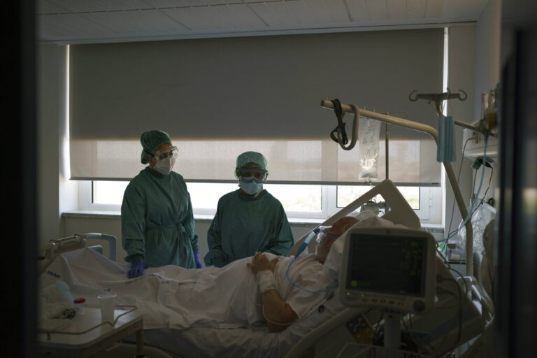 Δύο θάνατοι και πάνω από 2,500 νέα κρούσματα κορωνοϊού στην Κύπρο