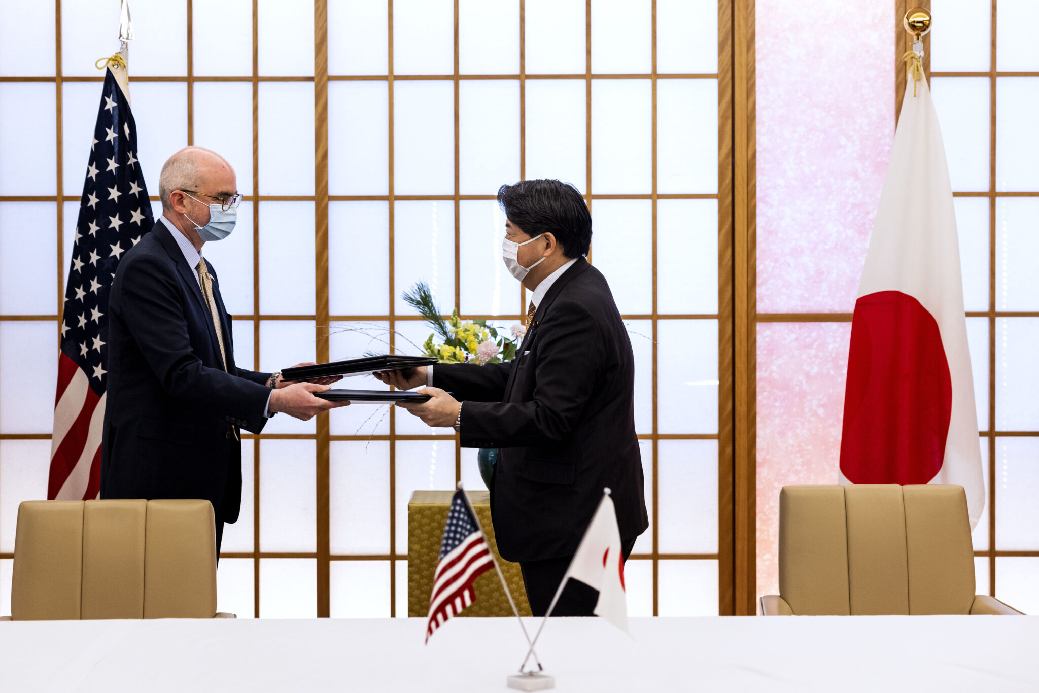 ΗΠΑ-Ιαπωνία: Ενισχύουν τη συνεργασία τους, ανησυχούν για την Κίνα