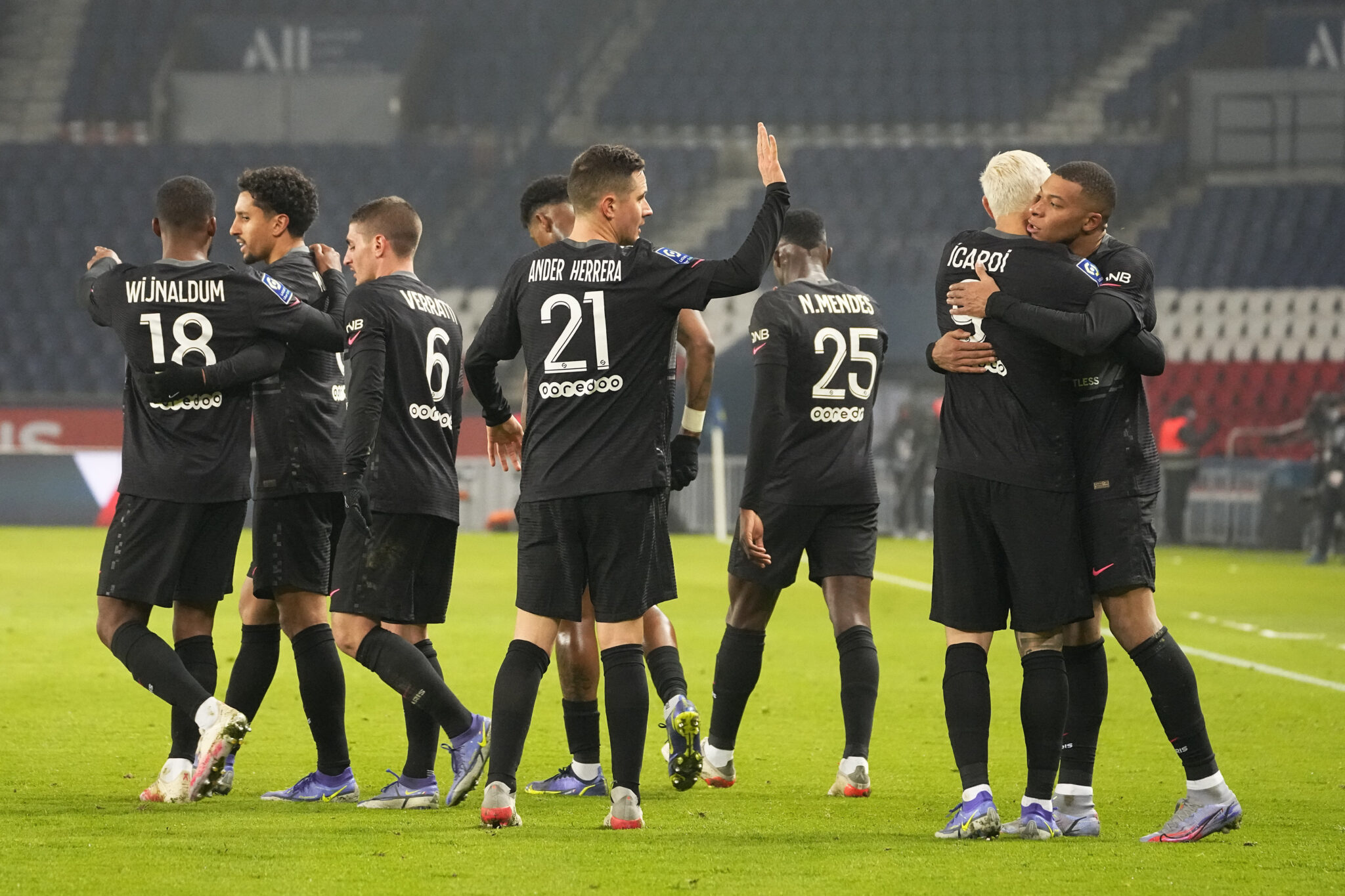 Εύκολα η Παρί και… ποιος την πιάνει