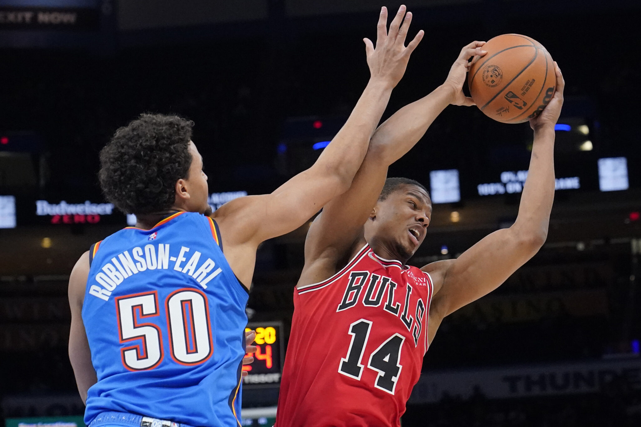 Ασταμάτητοι οι Σανς, νίκη για Μπουλς