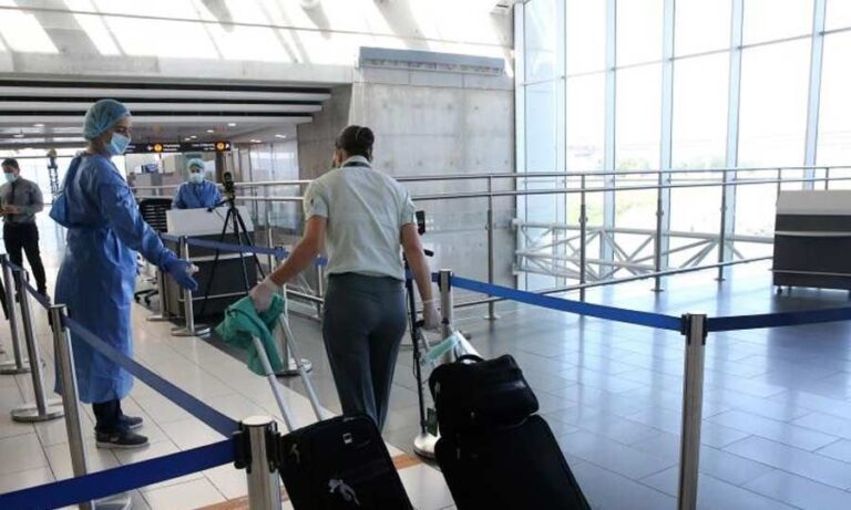 Κανένα πρόβλημα στα αεροδρόμια λόγω των σφοδρών ανέμων, λέει ο Καρούσος