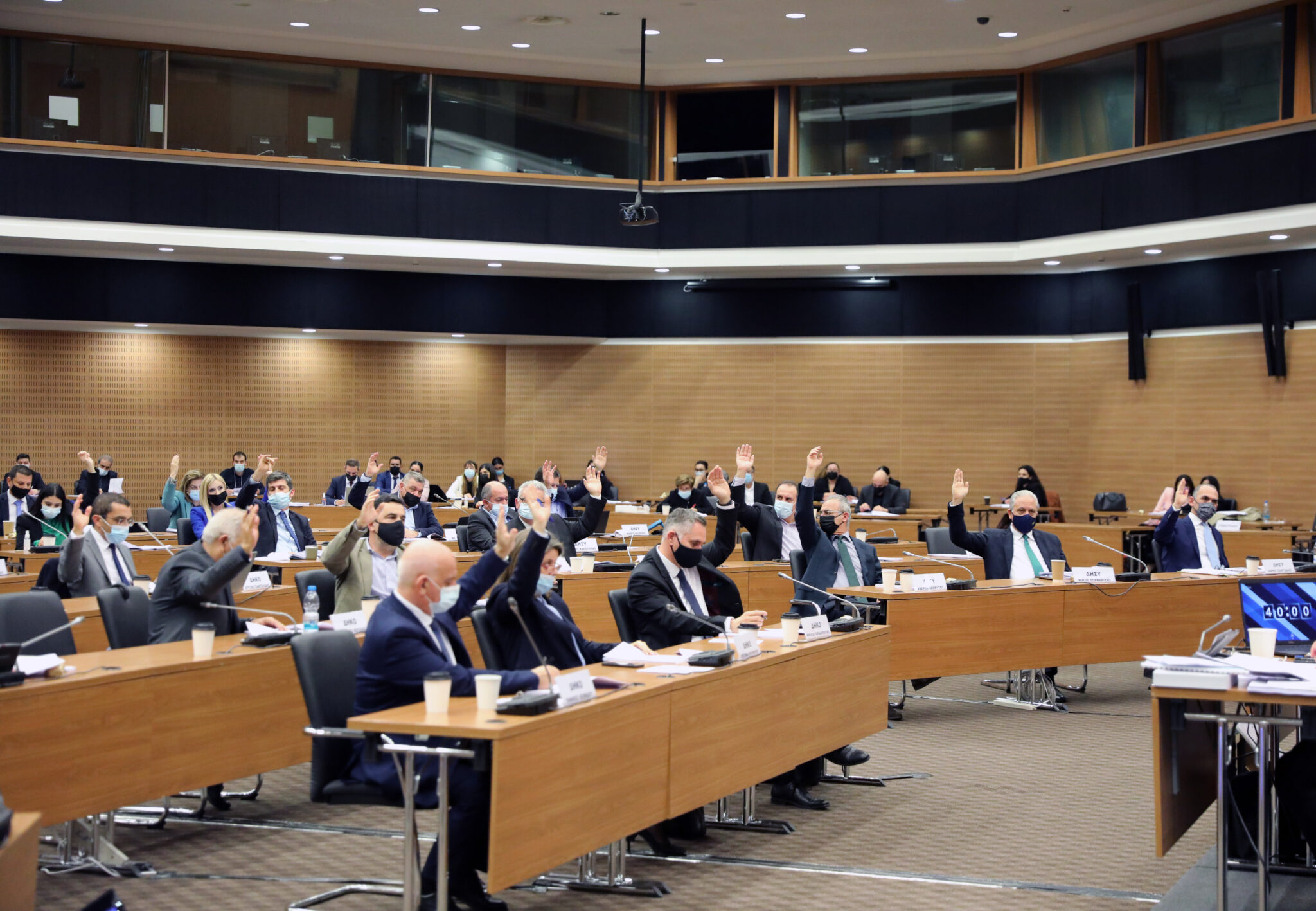 Kαι με τις ψήφους ΔΗΣΥ το "όχι" στην αναπομπή του ΠτΔ για μείωση ΦΠΑ στο ρεύμα