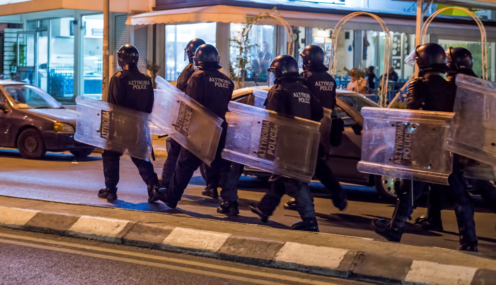 Σε συναγερμό η Αστυνομία: Βίαια επεισόδια μεταξύ Σύρων μεταναστών στην Πάφο