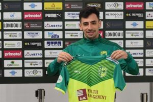 Επίσημο: Στην ΑΕΚ ο Παναδέρο