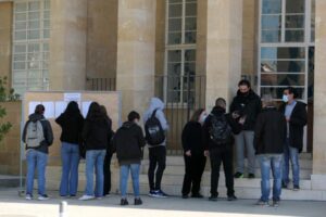 Περίπου 500 μαθητές απουσίασαν από την πρώτη εξέταση τετραμήνου