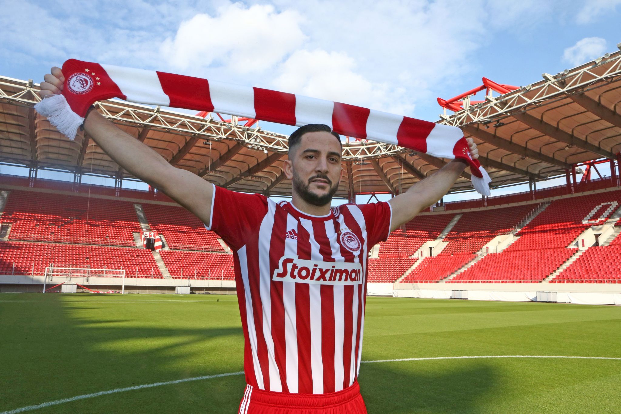 Ξέφυγε στα 120,8 εκατ. ευρώ ο Ολυμπιακός με τη μεταγραφή Μανωλά
