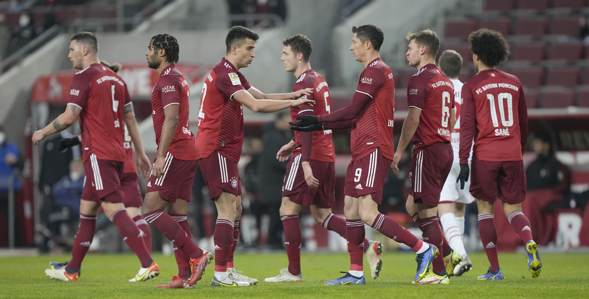 Επιστροφή στις νίκες με «τεσσάρα» και χατ-τρικ Λεβαντόφσκι για την Μπάγερν