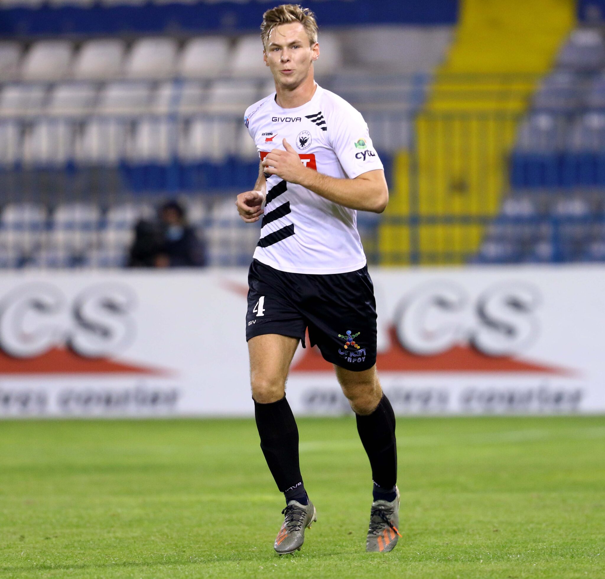 Έσελινγκ: «Το μόνο πράγμα που ήξερα για το ποδόσφαιρο στην Κύπρο ήταν ο ΑΠΟΕΛ»