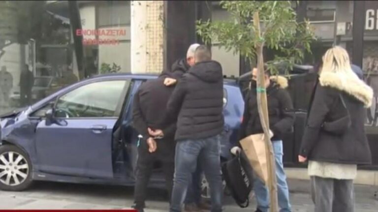 ΒΙΝΤΕΟ: Ανέπτυξε ταχύτητα προσπαθώντας να διαφύγει, αλλά του πέρασαν χειροπέδες