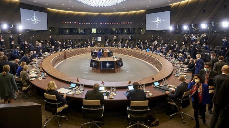 Αυτές οι χώρες στέλνουν όπλα και βοήθεια στην Ουκρανία: Η ανακοίνωση του ΝΑΤΟ