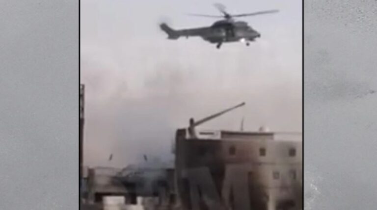 Βίντεο-ντοκουμέντο: Καρέ καρέ η διάσωση από το φλεγόμενο πλοίο