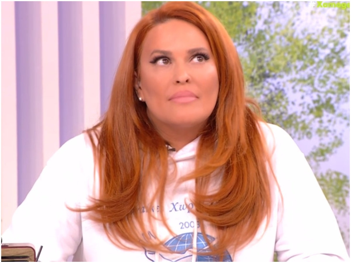 Σίσσυ Χρηστίδου: Επέστρεψε ντυμένη στα λευκά μετά το θάνατο της μητέρα της