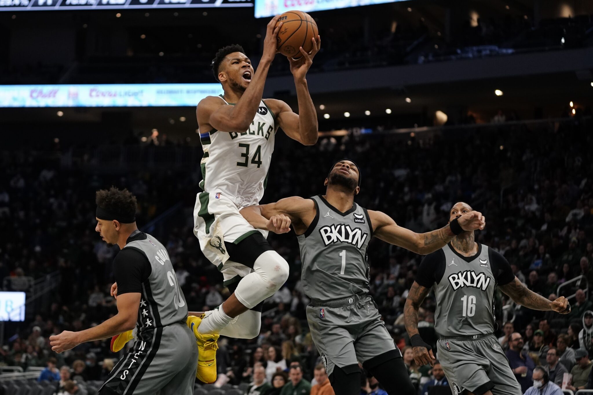 Οι καλύτερες στιγμές του Αντετοκούνμπο στην ήττα από τους Νετς (ΒΙΝΤΕΟ)