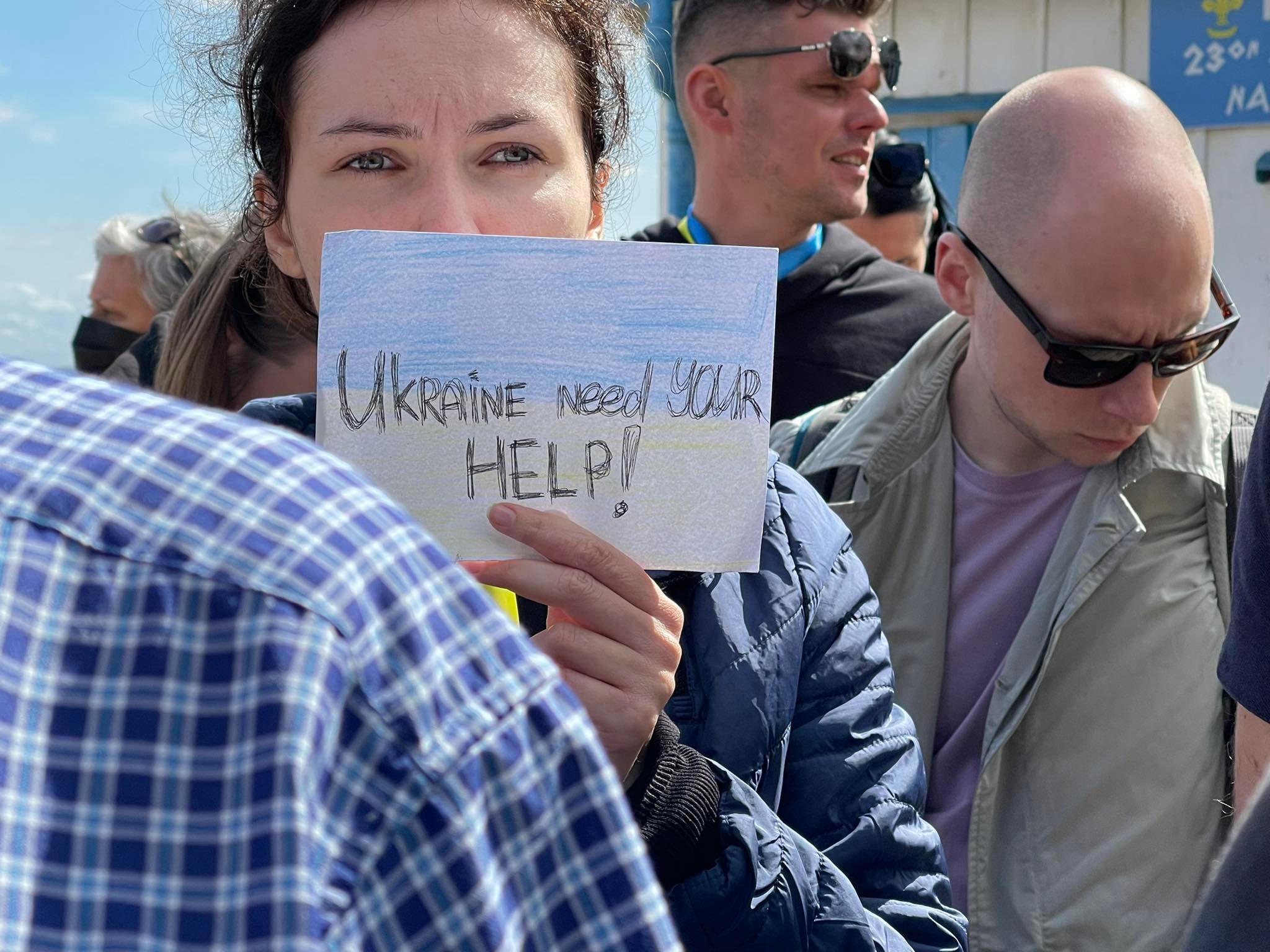 Κραυγή απόγνωσης: "Ανησυχούμε για τα παιδιά μας στην Ουκρανία" (ΒΙΝΤΕΟ)