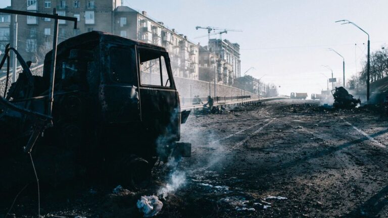 LIVE: Εφιαλτικό βράδυ στο Κίεβο, φόβοι για αεροπορική επιδρομή τις επόμενες ώρες