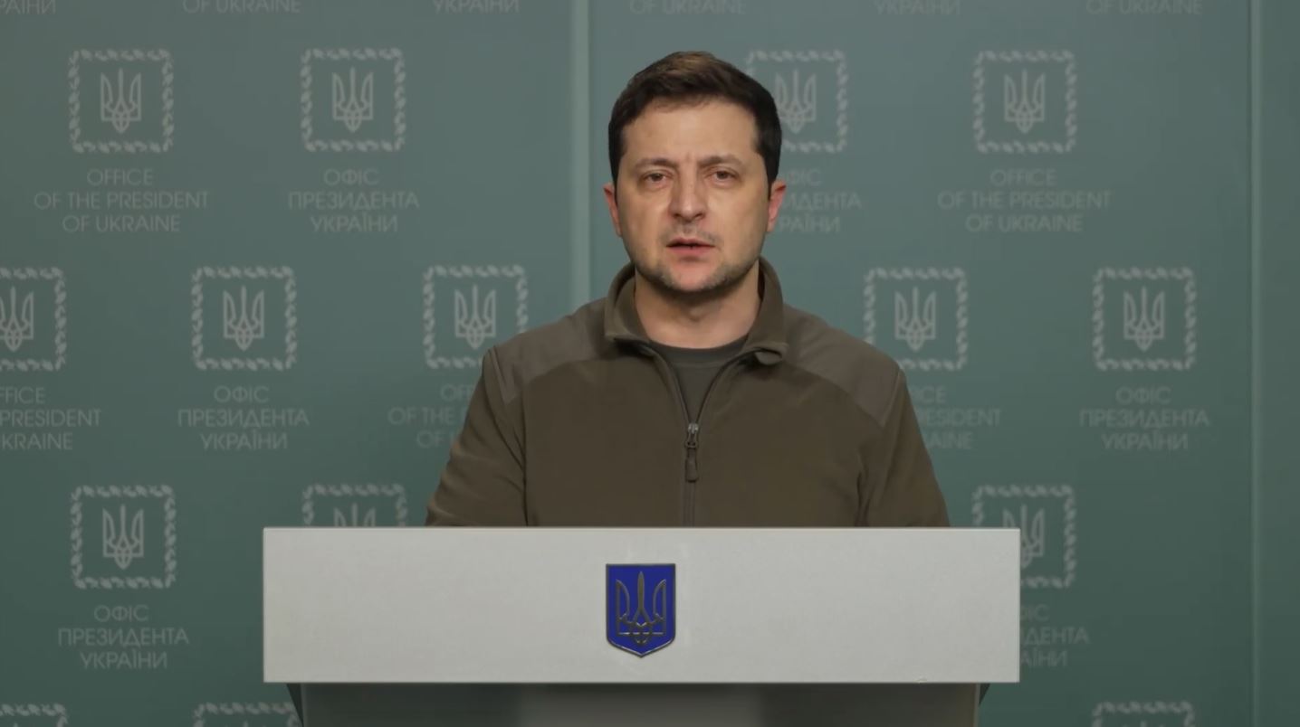 Δραματικό διάγγελμα Ζελένσκι: "Απόψε κρίνεται η τύχη της Ουκρανίας" (ΒΙΝΤΕΟ)