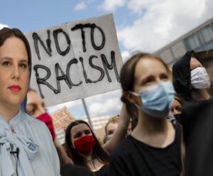 Επιδόματα και υπαλληλικές σχέσεις τα περισσότερα παράπονα στην Επ. Διοικήσεως