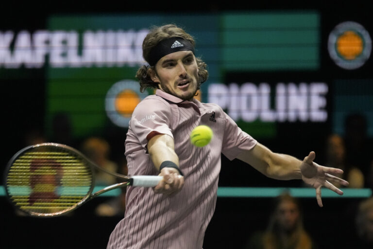 Ο Οζέρ Αλιασίμ αντίπαλος του Τσιτσιπά στον τελικό