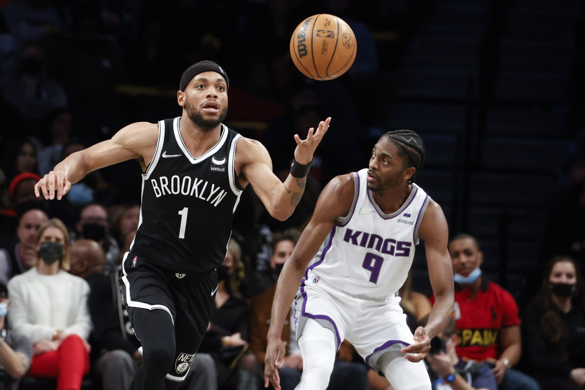 Υποτάχθηκαν στον ΝτεΡόζαν οι Σπερς, ύψωσε ανάστημα ο Κάρι για τους Νετς