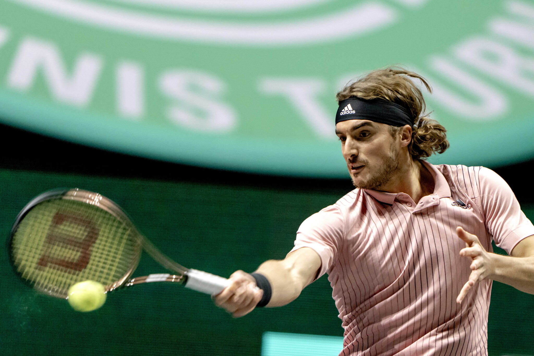 «Ίδρωσε», αλλά προκρίθηκε ο Τσιτσιπάς