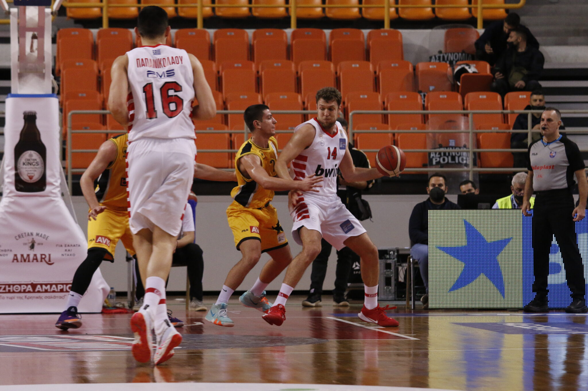 Βεζένκοφ και Παπανικολάου έστειλαν στον τελικό τον… ασόβαρο Ολυμπιακό