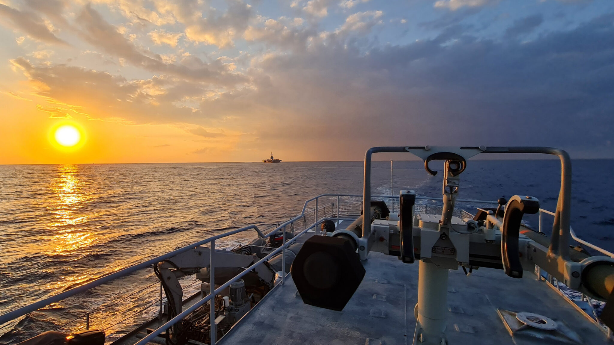 Στο λιμάνι Λεμεσού το γαλλικό αεροπλανοφόρο Charles De Gaulle (ΒΙΝΤΕΟ)