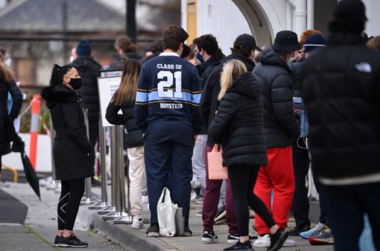 Μεγάλη αύξηση θανάτων από Covid στο ΗΒ λόγω αλλαγής στη μέθοδο καταμέτρησης