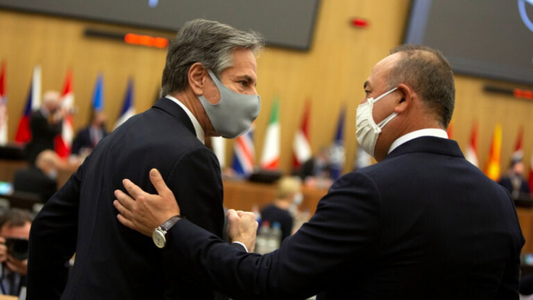 Για το ουκρανικό τα είπαν τηλεφωνικώς Μπλίνκεν και Τσαβούσογλου