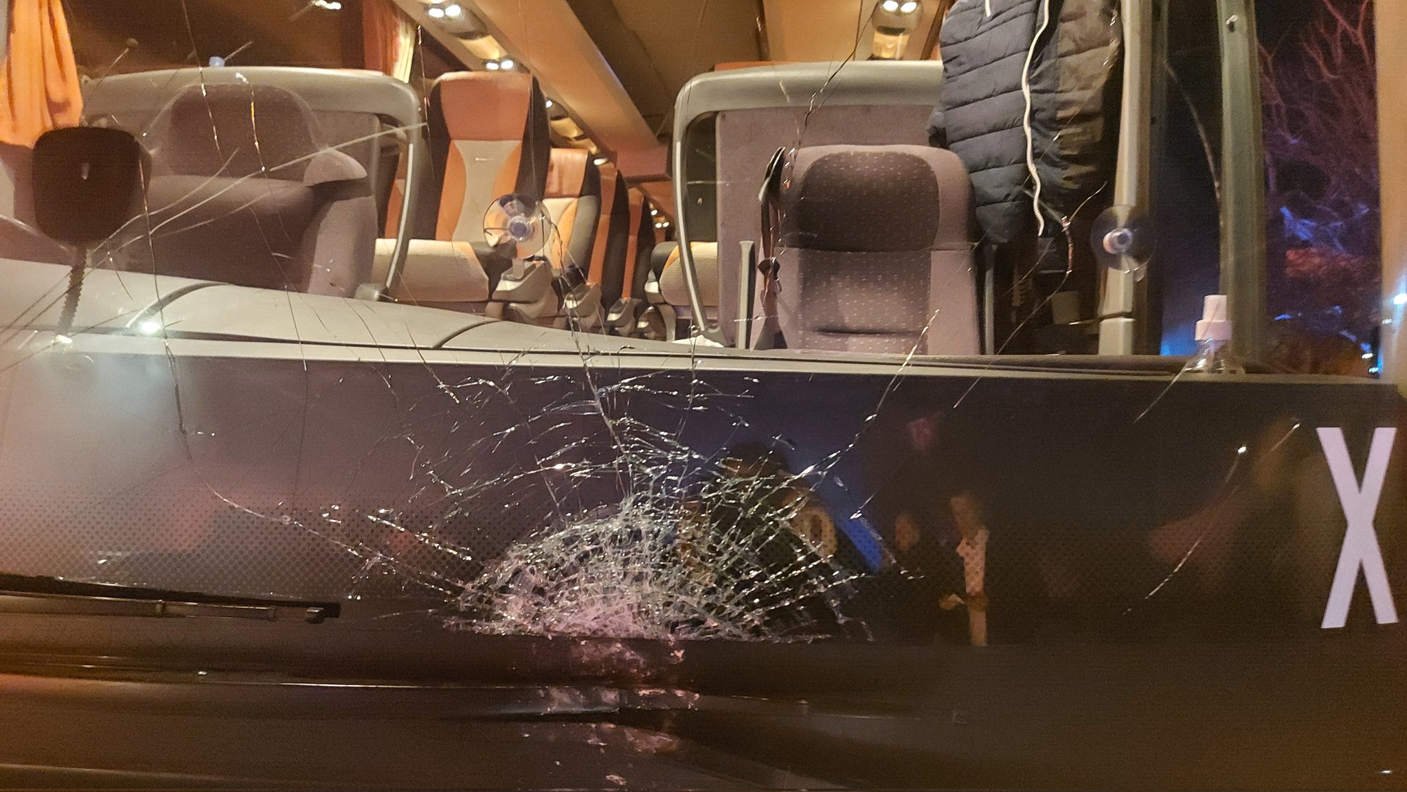 Άφαντοι οι χούλιγκανς: Έτσι έγινε η επίθεση στο λεωφορείο της Ανόρθωσης