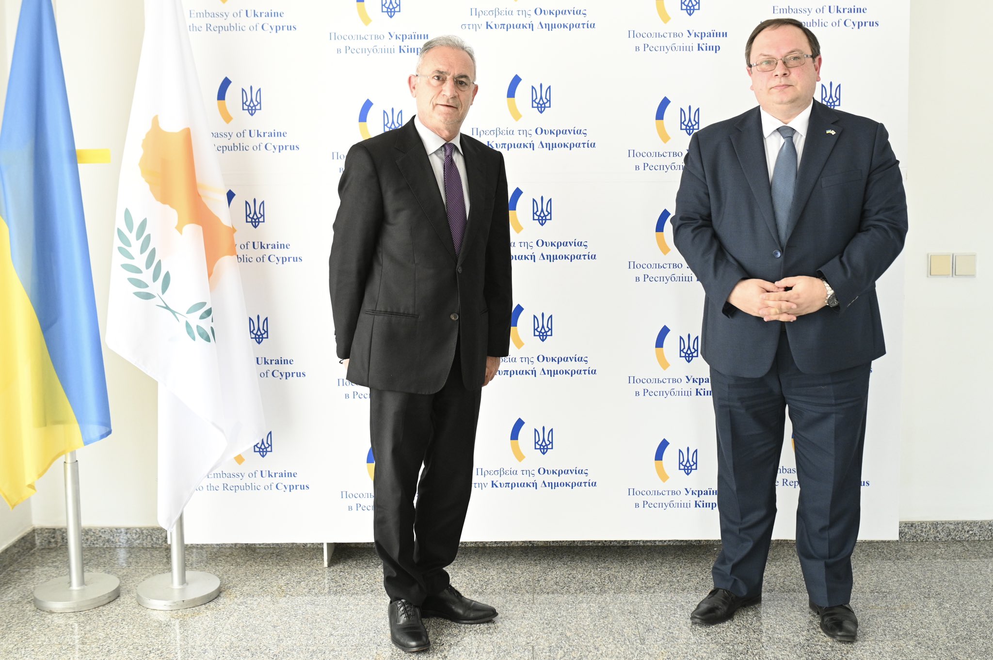 Αβέρωφ Νεοφύτου: Επισκέφτηκε τον Ουκρανό Πρέσβη και εξέφρασε συμπαράσταση