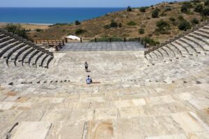 "Μόνο σε αυτούς επιτρέπεται η άσκηση επαγγέλματος του ξεναγού"