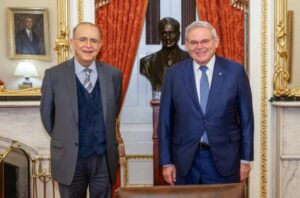 Τετ α τετ Κασουλίδη με Μενέντεζ στην Ουάσινγκτον