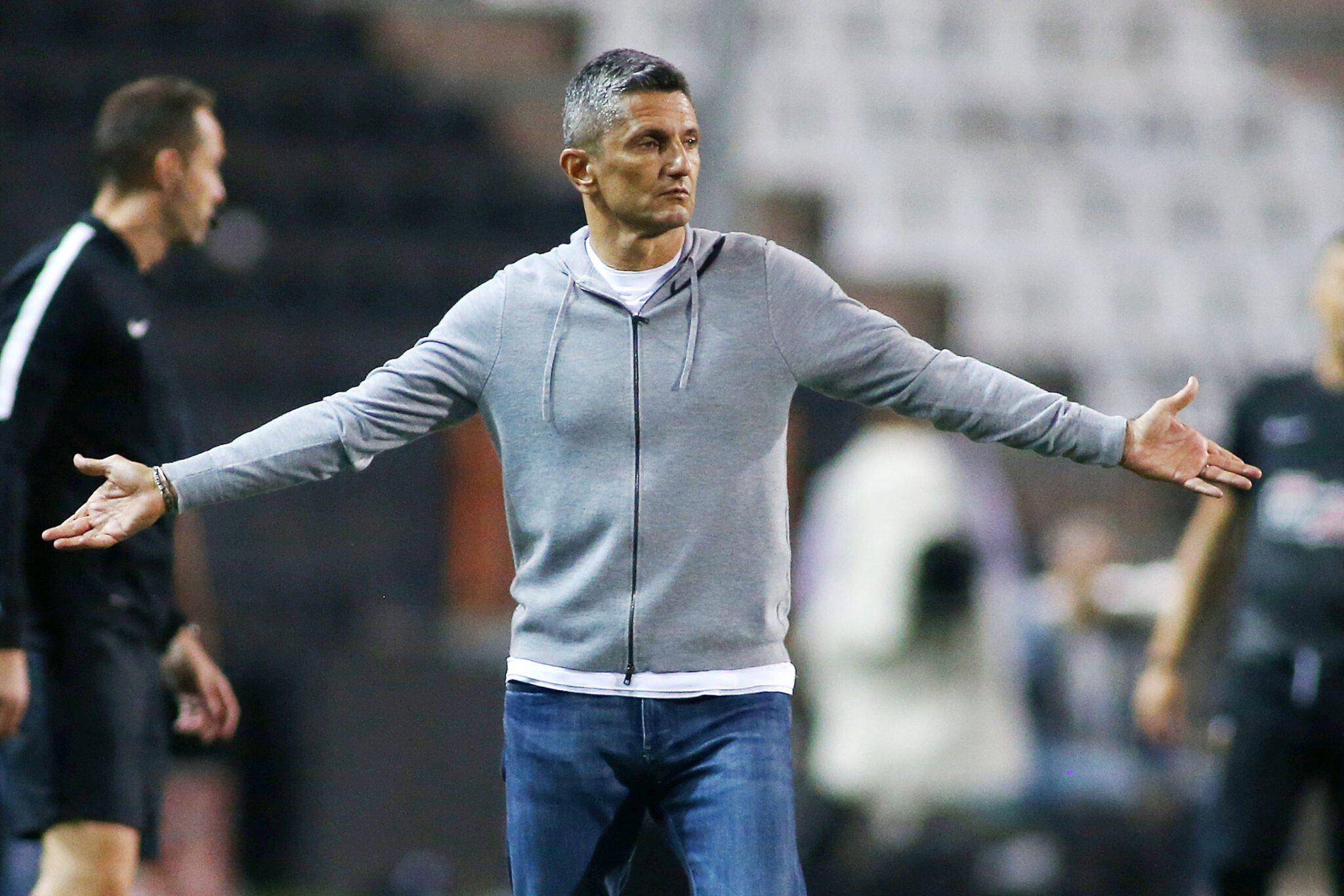 Λουτσέσκου: «Τρελοί άνθρωποι, δεν έχουν σχέση με το ποδόσφαιρο»