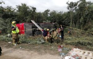 ΦΩΤΟ: Οκτώ νεκροί μετά από φοβερό τροχαίο στο Μεξικό