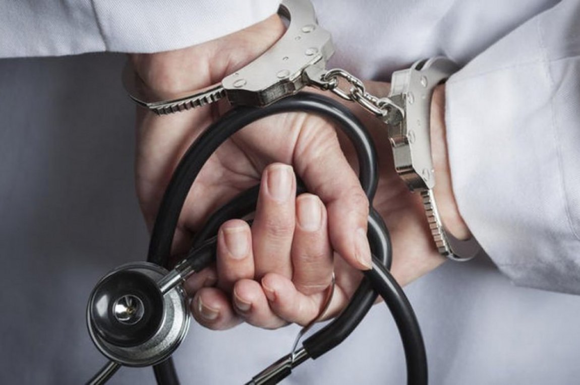 Γιατρός απαιτούσε 7,300 ευρώ για ενέσεις σε ασθενείς που δεν έκανε ποτέ