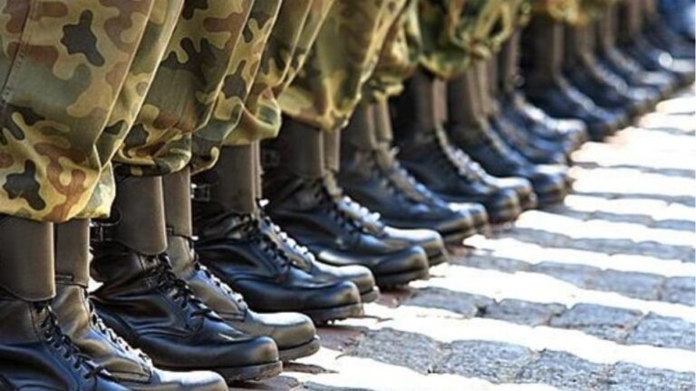 Το Υπουργείο Άμυνας καλεί: Αυτοί οι στρατεύσιμοι πρέπει να δηλώσουν τα στοιχεία τους