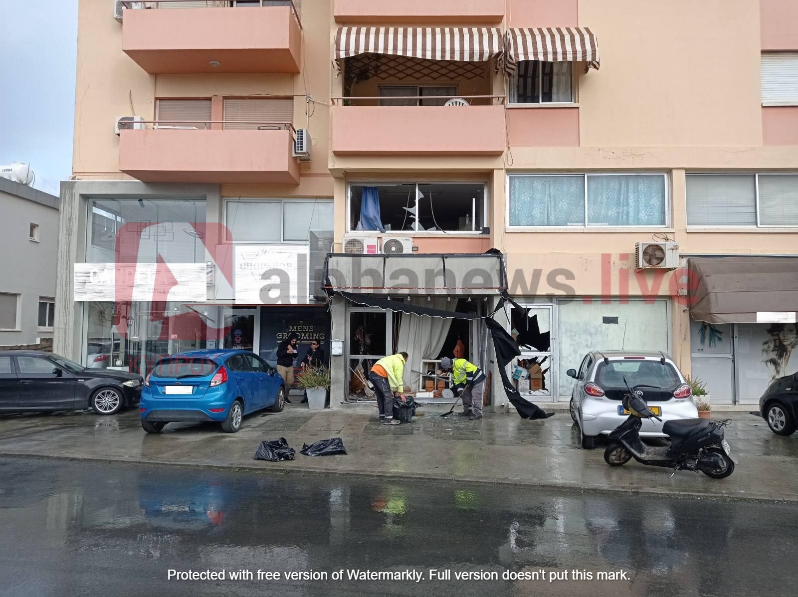 ΦΩΤΟ: Ψάχνουν στα CCTV τους δράστες της βομβιστικής επίθεσης σε κοσμηματοπωλείο