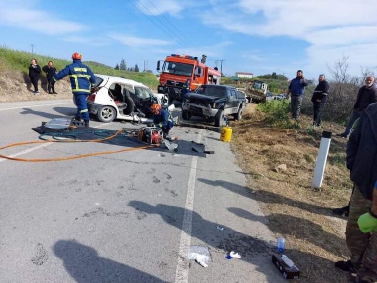 ΦΩΤΟ: Απεγκλωβίστηκε από τα συντρίμμια οχήματος 62χρονος και δίνει μάχη στη ΜΕΘ