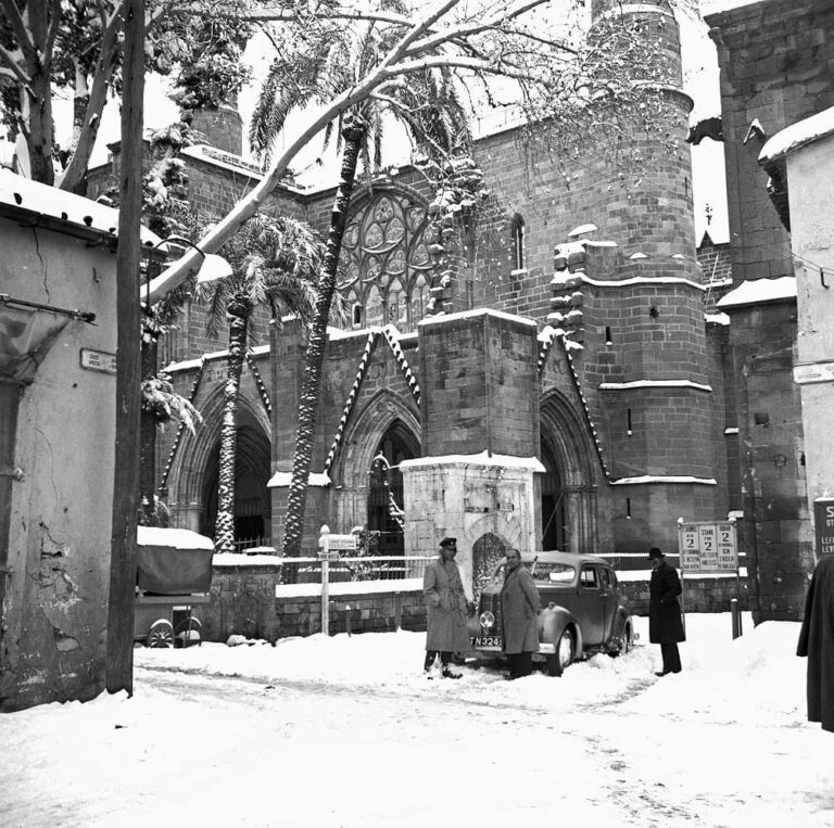 Flashback στο … 1950: Όταν η Λευκωσία ντύθηκε στα λευκά (ΦΩΤΟ)