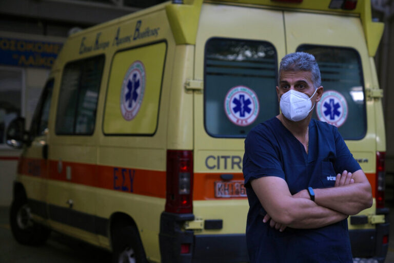 Ξεψύχησαν 56 ασθενείς λόγω Covid στην Ελλάδα: Στα 16.558 τα νέα κρούσματα