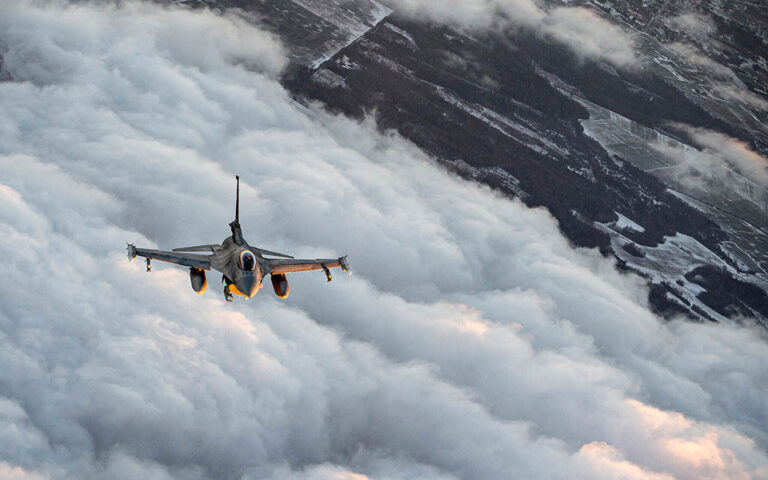 Ουκρανός πιλότος αποκαλύπτει: Γι’ αυτό κερδίζουμε τη ρωσική πολεμική αεροπορία