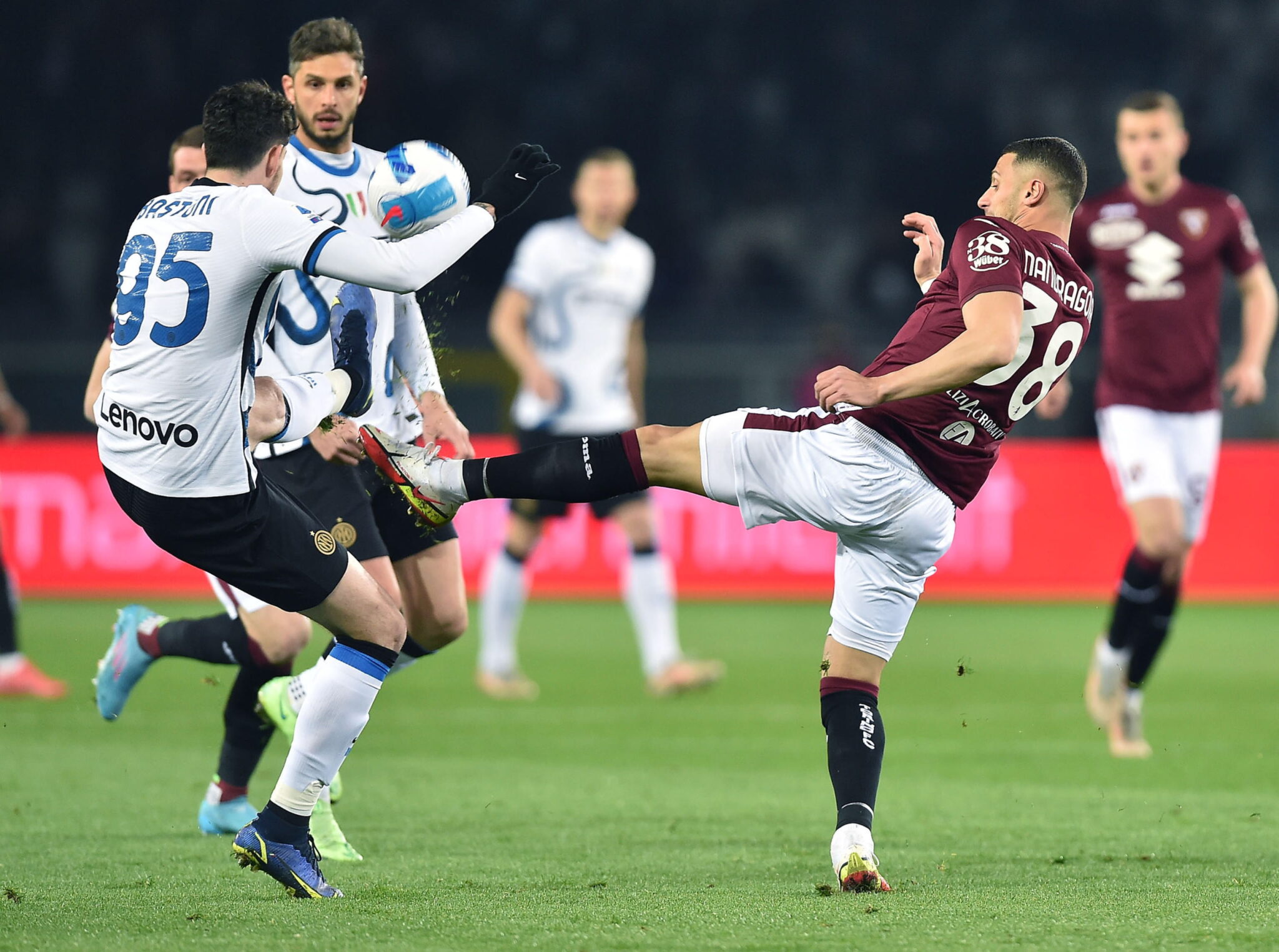 Έχασε έδαφος στο Τορίνο, αλλά γλίτωσε τα… χειρότερα η Ίντερ