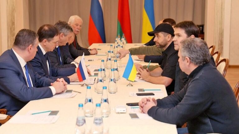 Νέος γύρος διαπραγματεύσεων ανάμεσα σε Μόσχα και Κίεβο στην Τουρκία