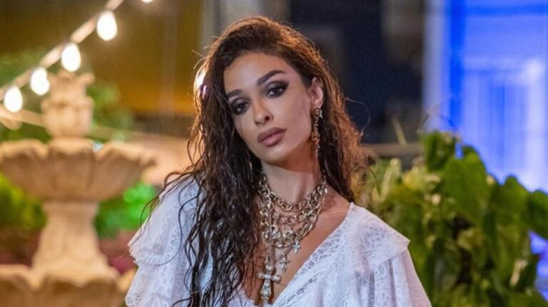 Ελένη Φουρέιρα: Το νέο της look είναι μια ωδή στα 90s