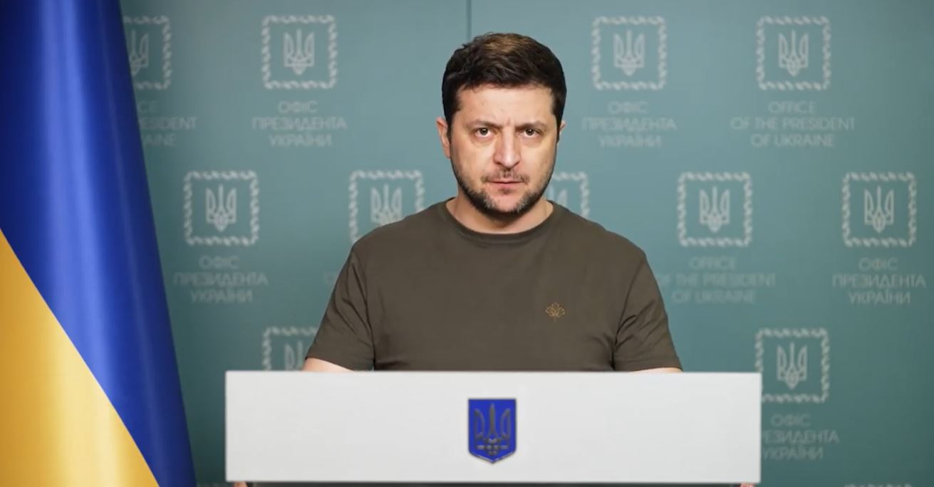 Ζελένσκι: Έχουμε δείξει ότι δεν θα παραδοθούμε