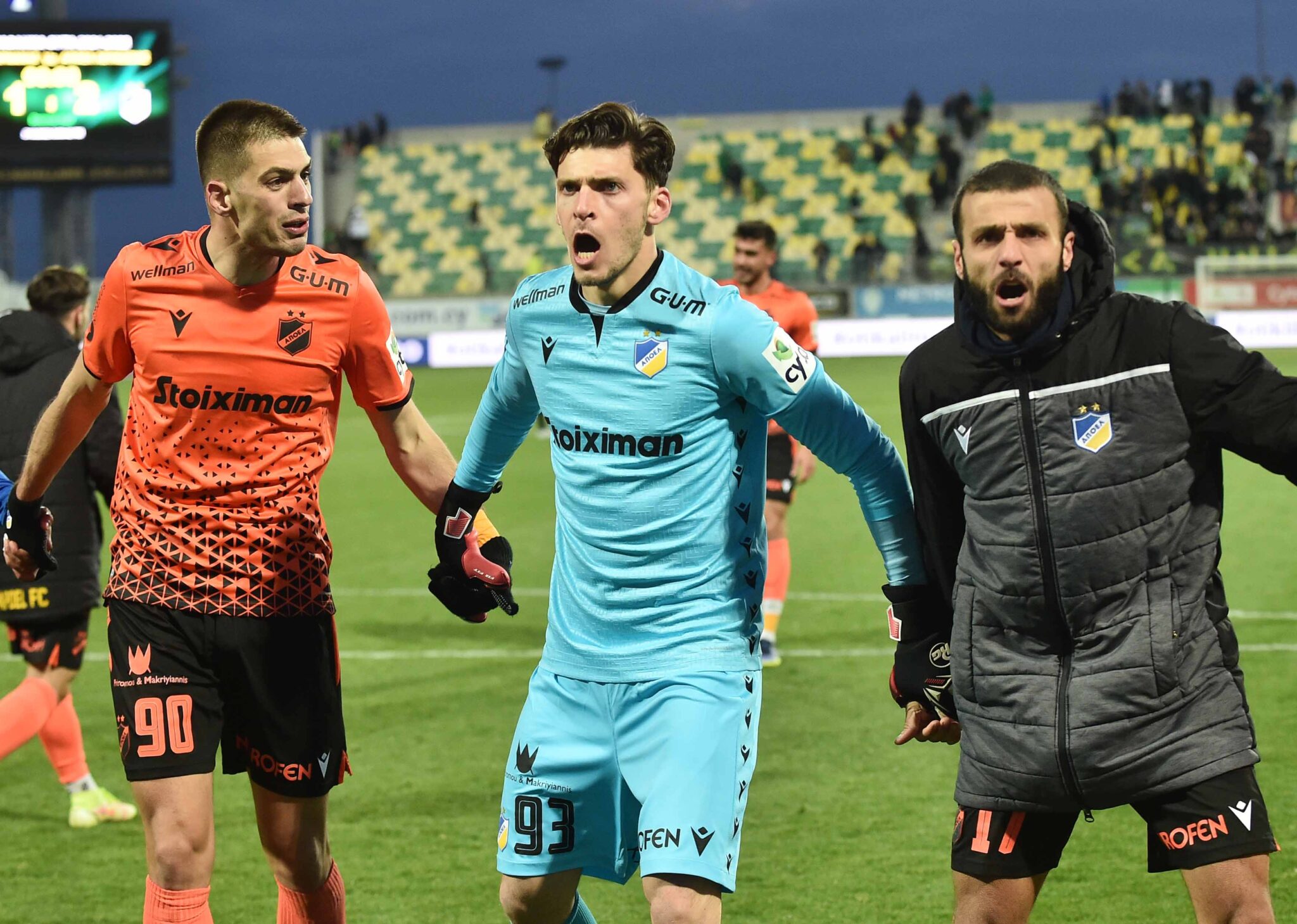 Προβάρει φανέλα βασικού ο Μιχαήλ, τρέχει να προλάβει και ο Σαρφό στον ΑΠΟΕΛ